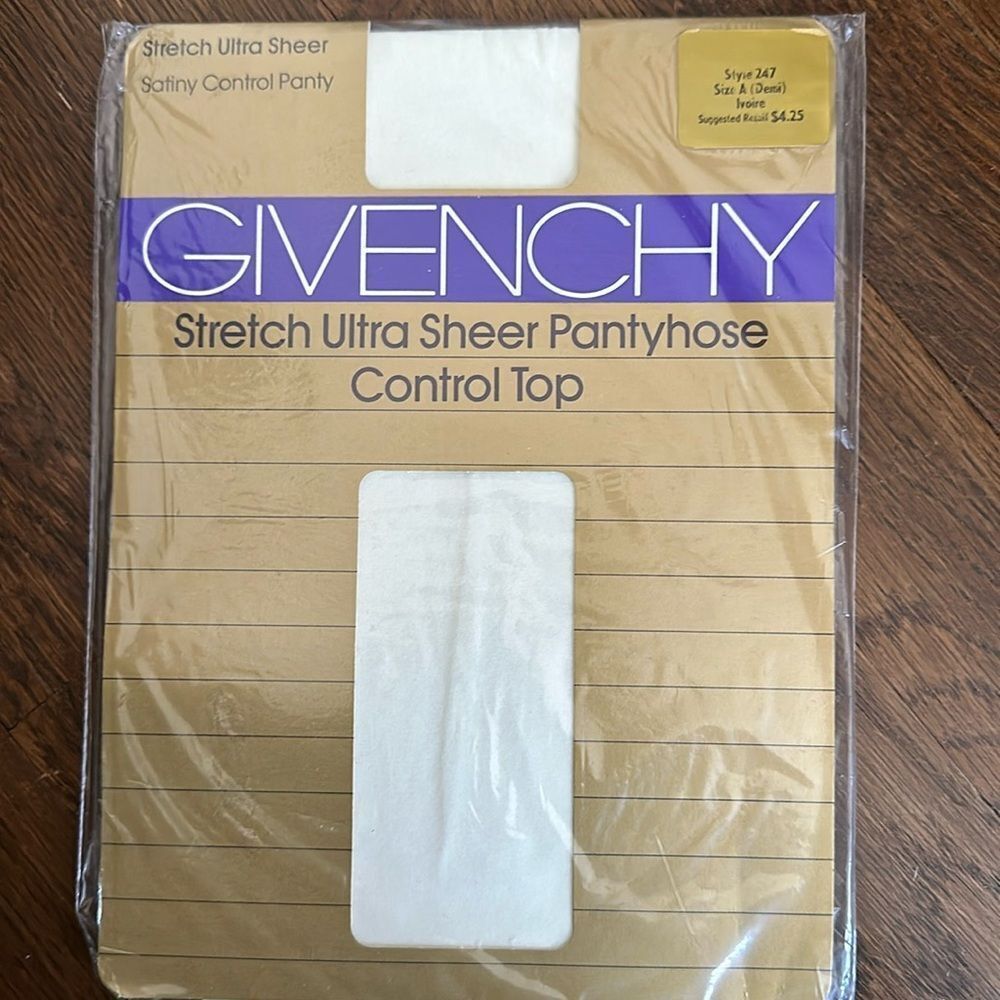 Vtg 1986 new in packaging Givenchy stretch ultra sheer pantyhose control top
